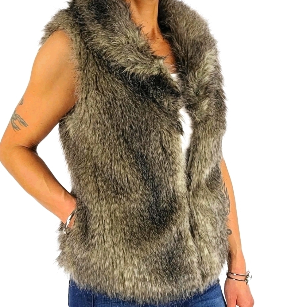 Jack Faux Fur Vest Size Medium Clasp Closure Pockets Satin Lining Brown - Picture 5 of 7